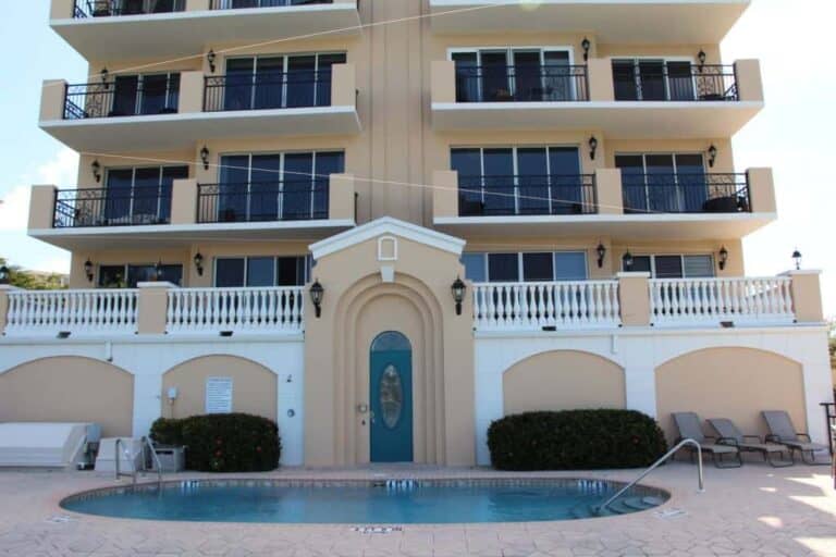Golden Bay Condos in Downtown Sarasota, FL - Building