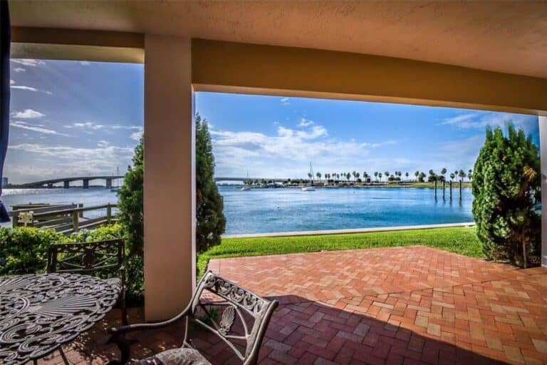 Harbor House West Condos in Sarasota, FL. - Patio