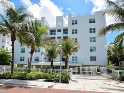 Harbor View Condos in Downtown Sarasota, FL. - Building