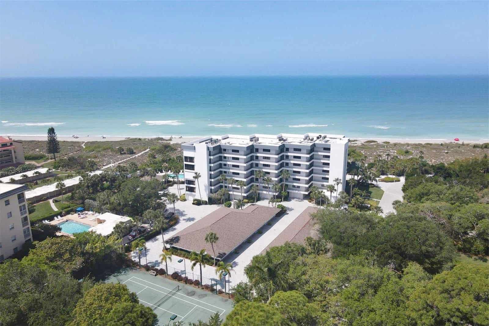 Hidden Lagoon Condos For Sale in Siesta Key, FL.