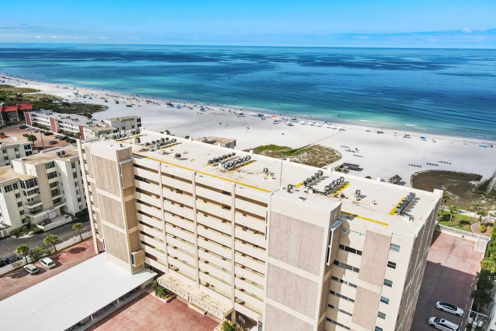 Horizons West Condos For Sale in Siesta Key, FL.