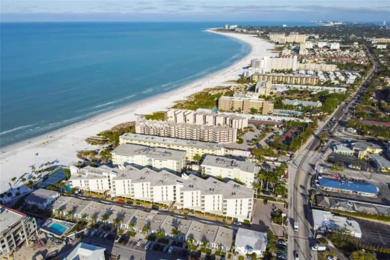 House of the Sun Condos in Siesta Key, FL. - Waterfront