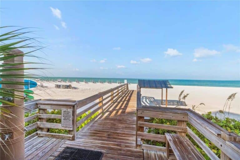 Inn on the Beach Condos in Longboat Key, FL. - Building