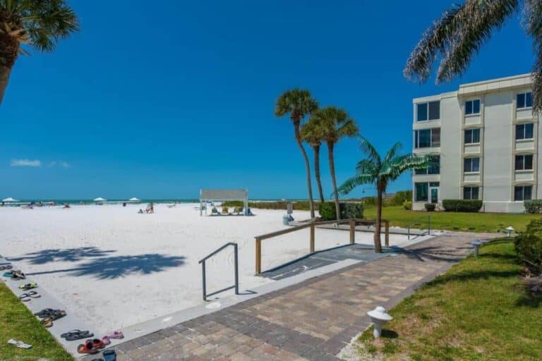 Island House Condos in Siesta Key, FL. - Beach