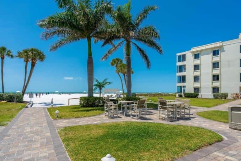 Island House Condos in Siesta Key, FL. - Beach