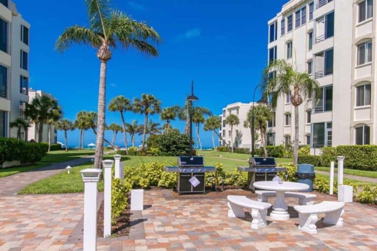 Island House Condos in Siesta Key, FL. - BBQ Area