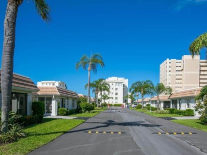 Island House Condos in Siesta Key, FL. - Entry