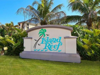 Island Reef Condos in Siesta Key, FL. - Entrance Sign