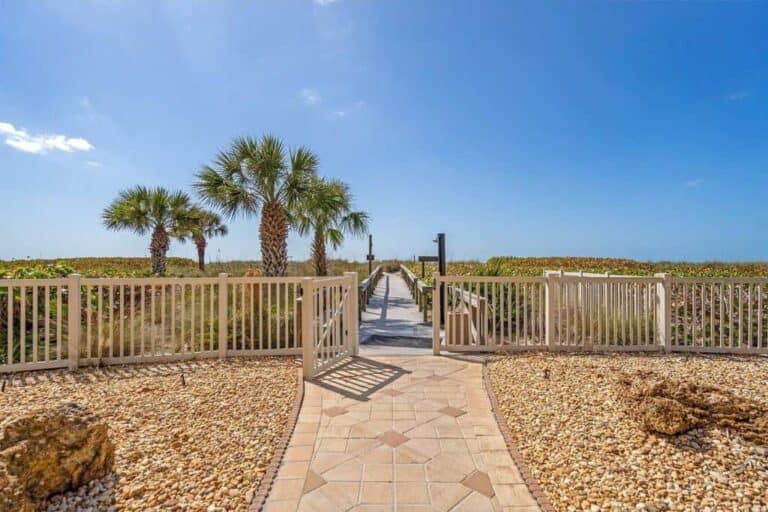 Island Reef Condos in Siesta Key, FL. - Beach Access