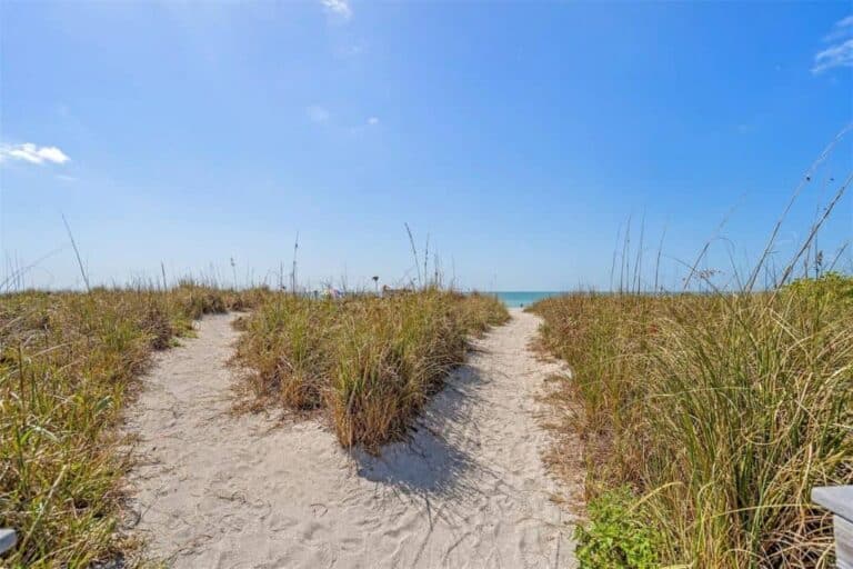 Island Reef Condos in Siesta Key, FL. - Beach