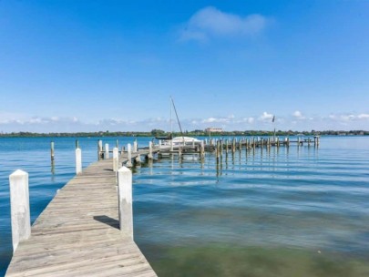 Island Reef Condos in Siesta Key, FL. - Boat Docks