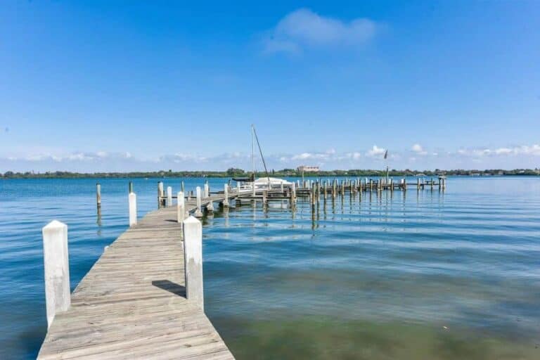 Island Reef Condos in Siesta Key, FL. - Boat Docks