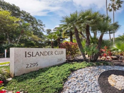 Islander Club Condos in Longboat Key, FL. - Entrance Sign