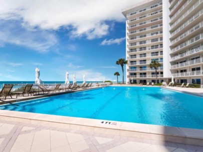 Islander Club Condos in Longboat Key, FL. - Pool