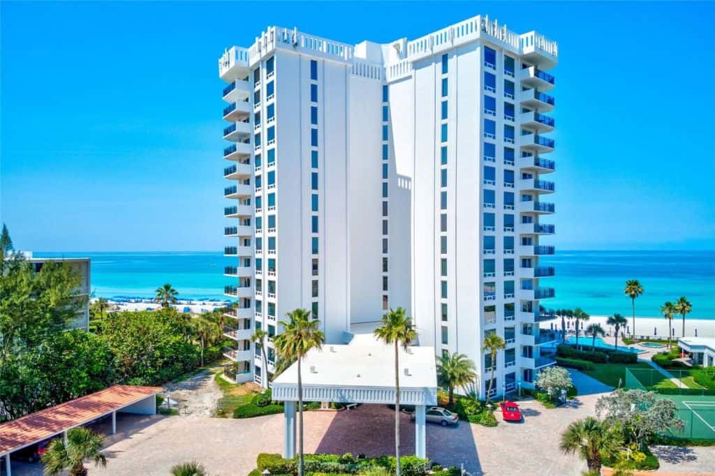 Islands West Condos in Longboat Key, FL. - Building