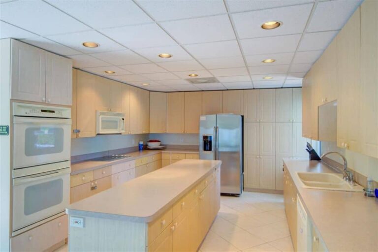 Islands West Condos in Longboat Key, FL. - CLubhouse Kitchen