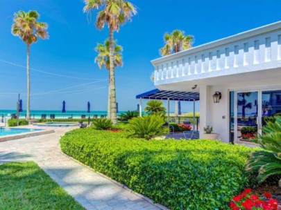 Islands West Condos in Longboat Key, FL. - Grounds