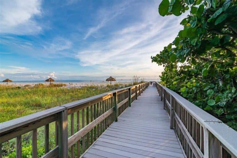 L&#039; Ambiance Condos in Longboat Key, FL. - Beach Access