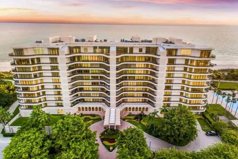 L&#039; Ambiance Condos in Longboat Key, FL. - Building Aerial