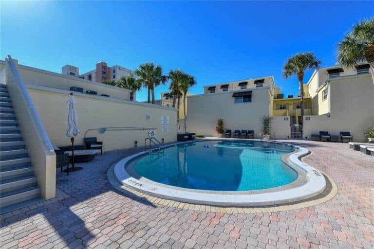 La Playa Condos in Longboat Key, FL. - Pool