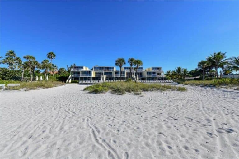 La Playa Condos in Longboat Key, FL. - Beach
