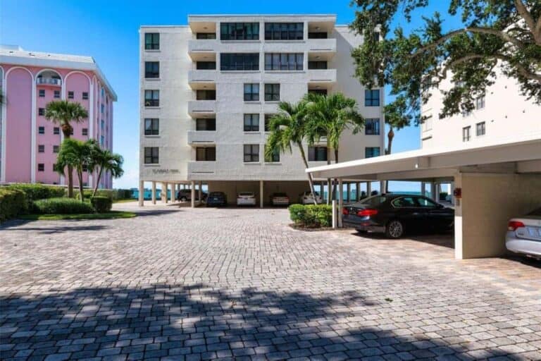 Lawrence Pointe Condos in Downtown Sarasota, FL. - Building