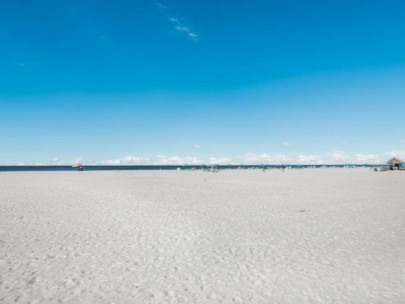 Lido Ambassador Condos in Lido Key Sarasota FL. - Beach