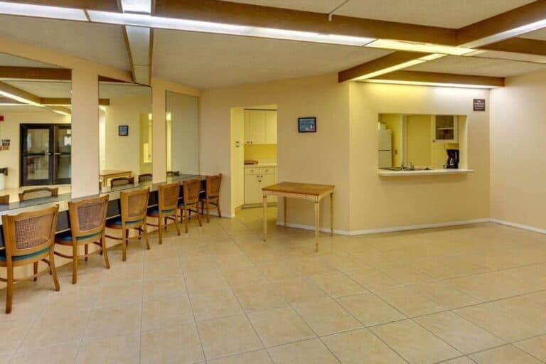 Lido Ambassador Condos in Lido Key Sarasota FL. - Entry