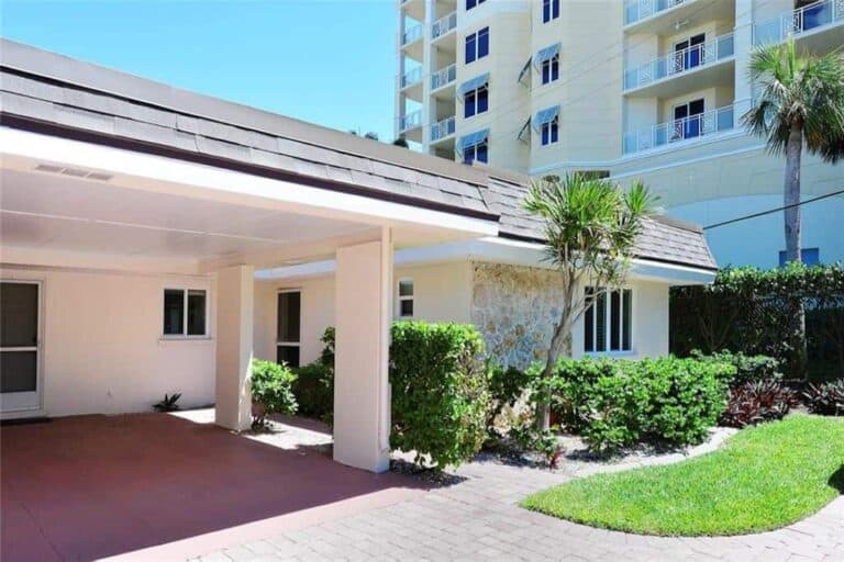 Lido Harbour Condos For Sale in Sarasota, FL. - Building