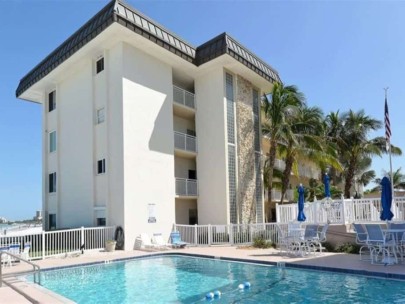 Lido Harbour Condos For Sale in Sarasota, FL. - Building