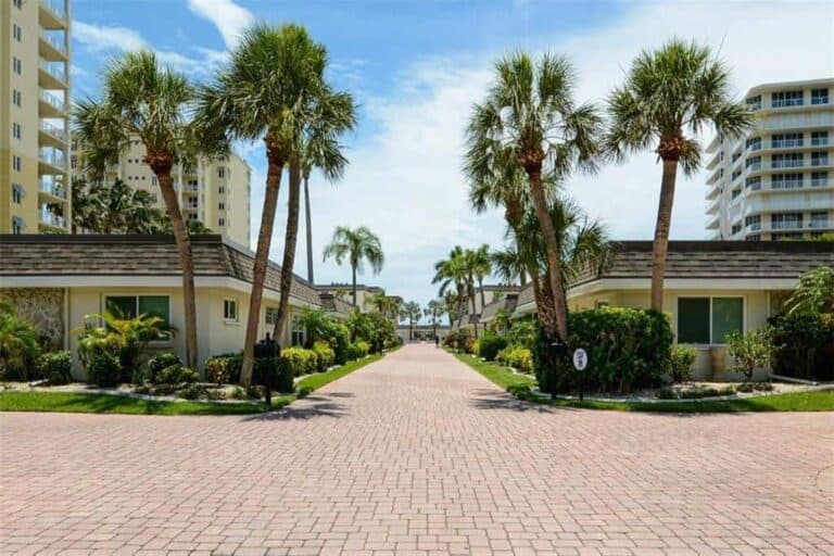 Lido Harbour Condos For Sale in Sarasota, FL. - Villas