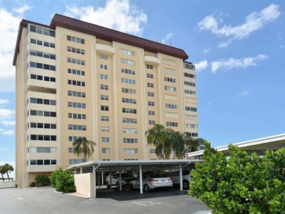 Lido Regency Condos in Sarasota, FL. - Building