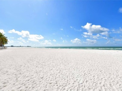 Lido Regency Condos in Sarasota, FL. - Beach