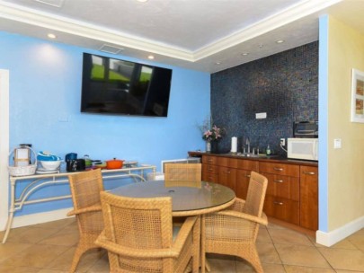 Longboat Beachcomber Condos in Longboat Key, FL. - Lobby