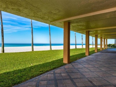 Longboat Beachcomber Condos in Longboat Key, FL. - Beach