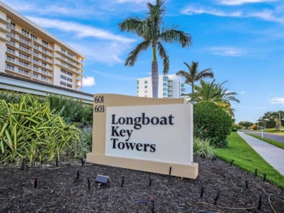 Longboat Key Towers Condos in Longboat Key, FL. - Entrance Sign