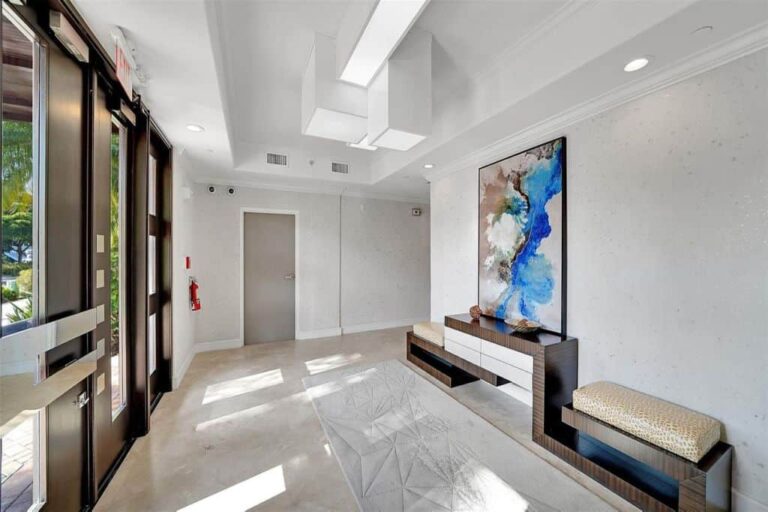 Majestic Bay Condos in Downtown Sarasota, FL. - Interior Entrance