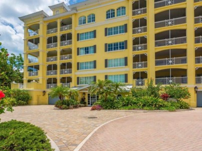 Marina Del Sol Condos in Siesta Key, FL. - Building