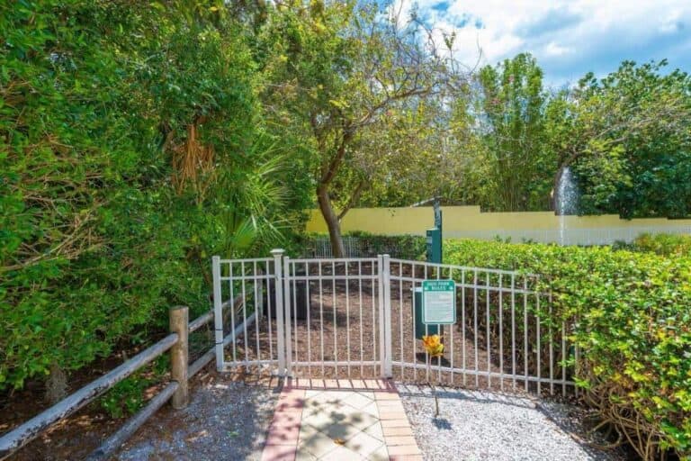 Marina Del Sol Condos in Siesta Key, FL. - Pet Park
