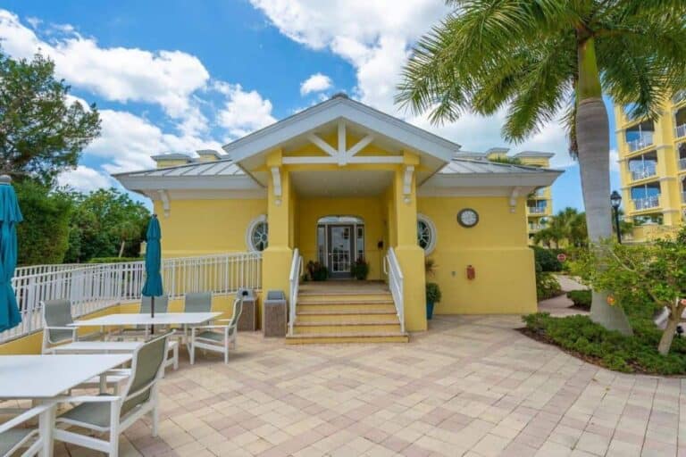 Marina Del Sol Condos in Siesta Key, FL. - Clubroom