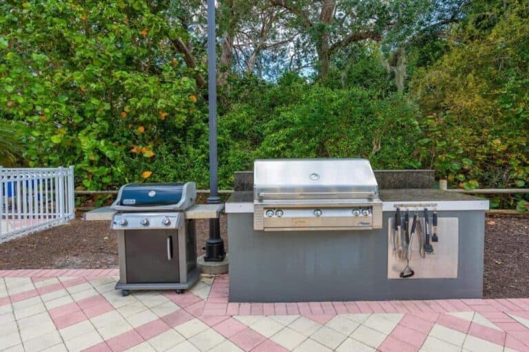 Marina Del Sol Condos in Siesta Key, FL. - BBQ Grills