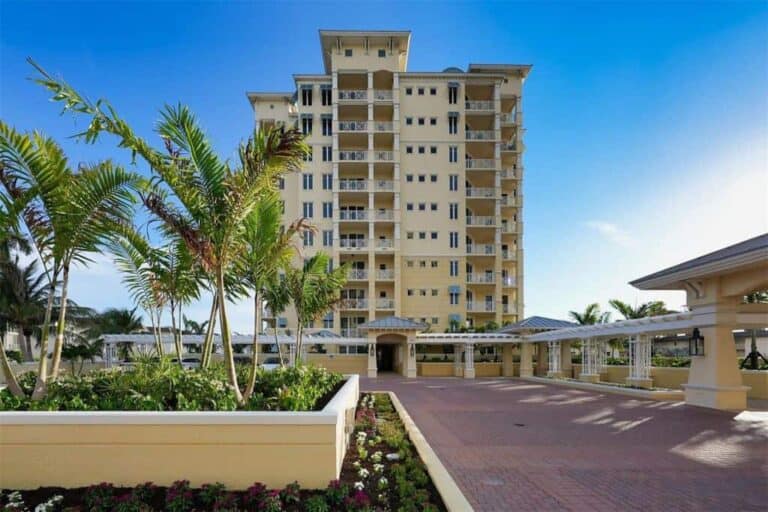Orchid Beach Club Condos in Lido Key, FL. - Building