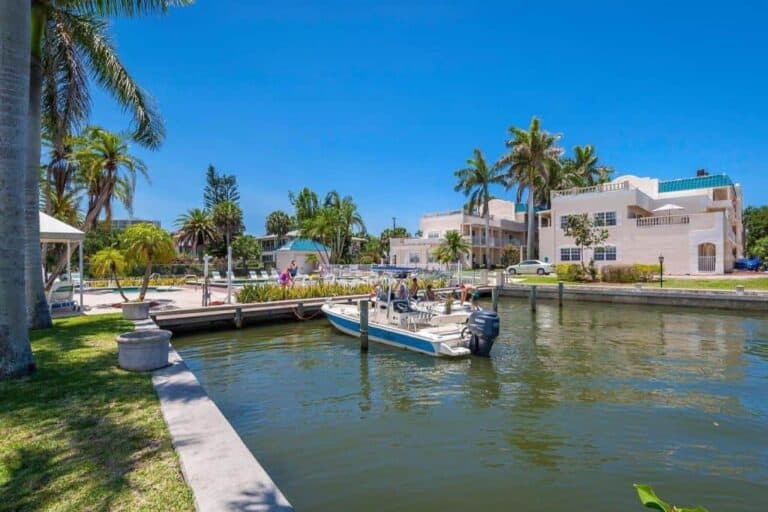 Palm Bay Club Condos in Siesta Key, FL. - Docks
