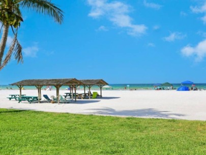 Palm Bay Club Condos in Siesta Key, FL. - Private Beach