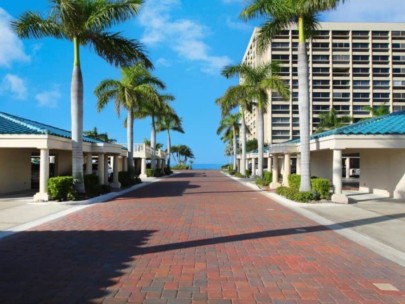 Palm Bay Club Condos in Siesta Key, FL. - Condos