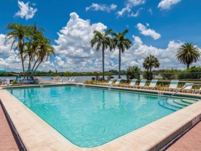 Palm Bay Club Condos in Siesta Key, FL. - Pool