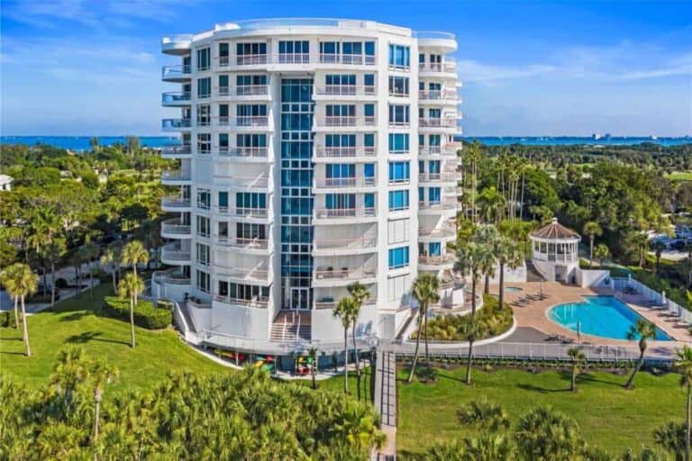 Pierre Condos in Longboat Key, FL. - Building