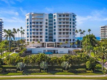 Pierre Condos in Longboat Key, FL. - Building