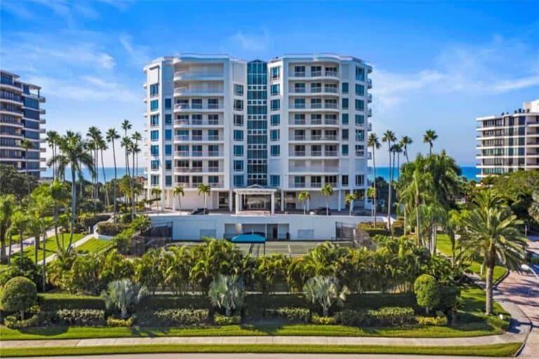 Pierre Condos in Longboat Key, FL. - Building