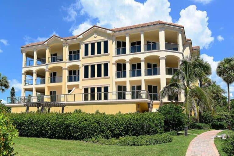 Positano Condos in Longboat Key, FL. - Building